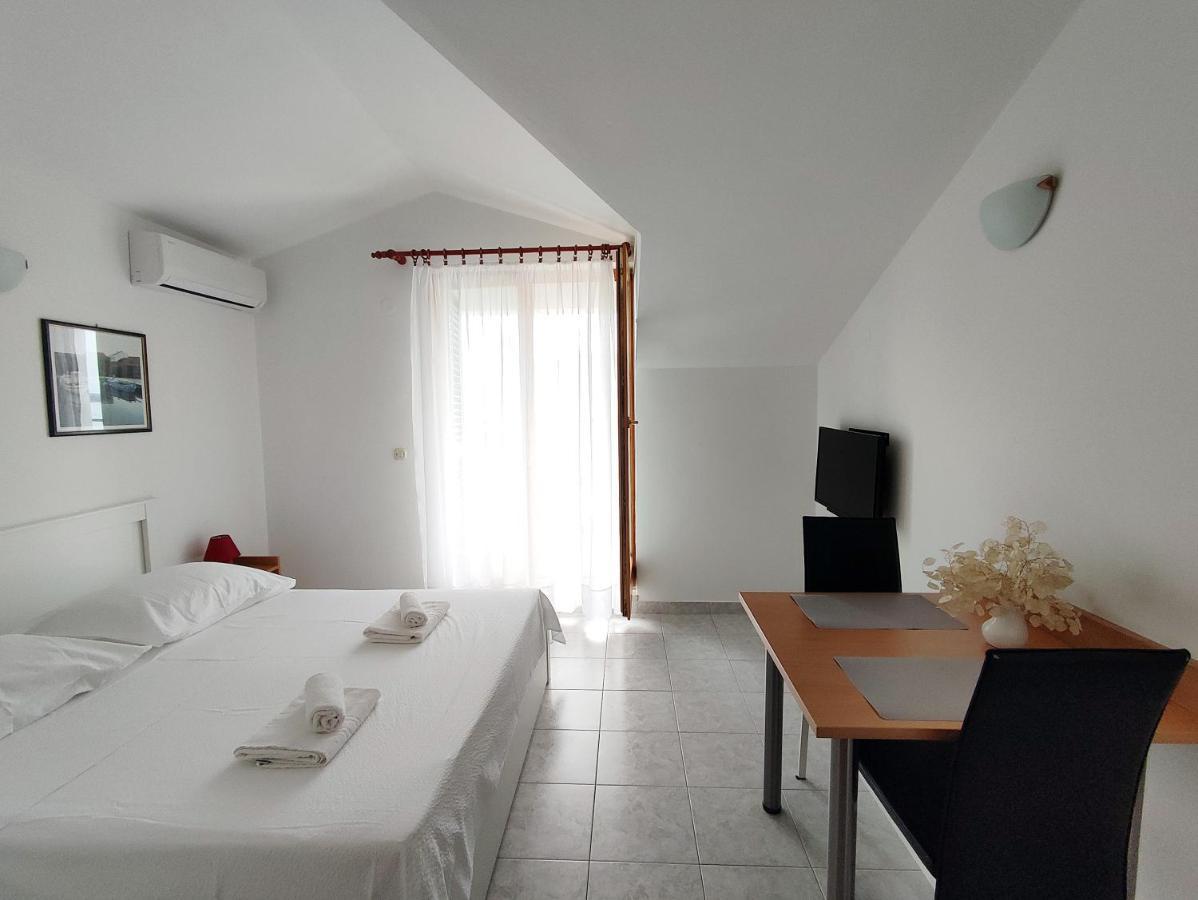 Apartments And Rooms Saric Ядрия Екстериор снимка