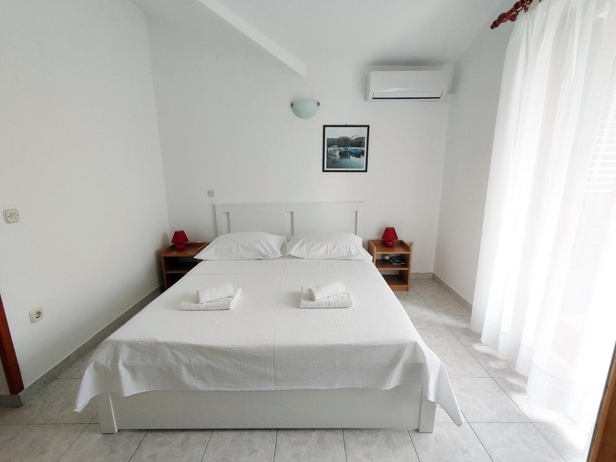 Apartments And Rooms Saric Ядрия Екстериор снимка