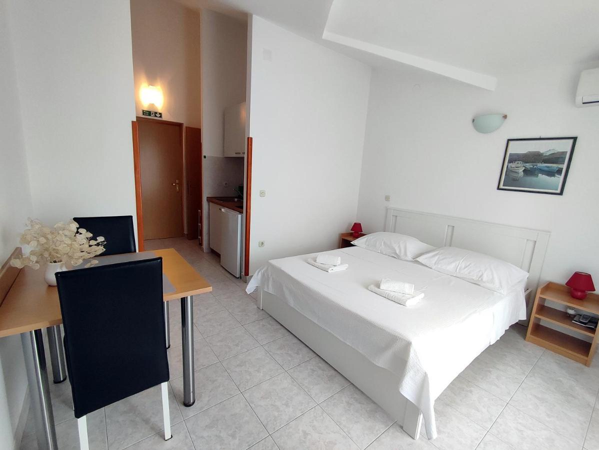 Apartments And Rooms Saric Ядрия Екстериор снимка