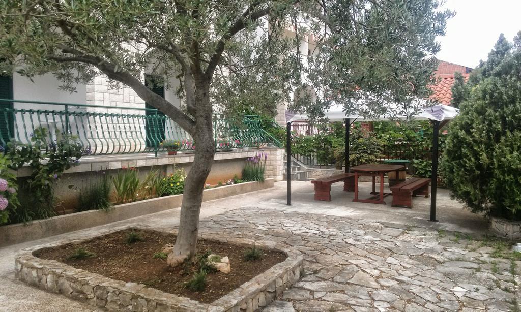 Apartments And Rooms Saric Ядрия Екстериор снимка
