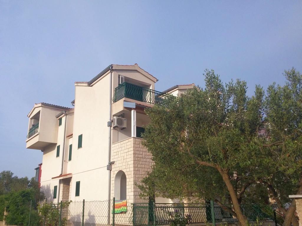 Apartments And Rooms Saric Ядрия Екстериор снимка