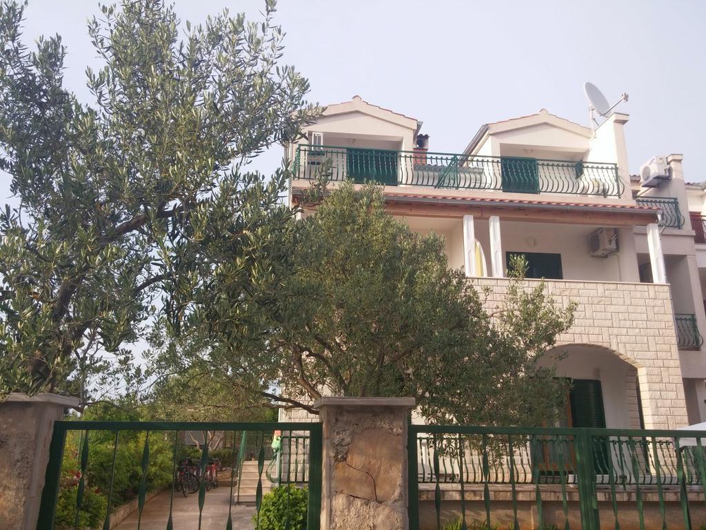 Apartments And Rooms Saric Ядрия Екстериор снимка
