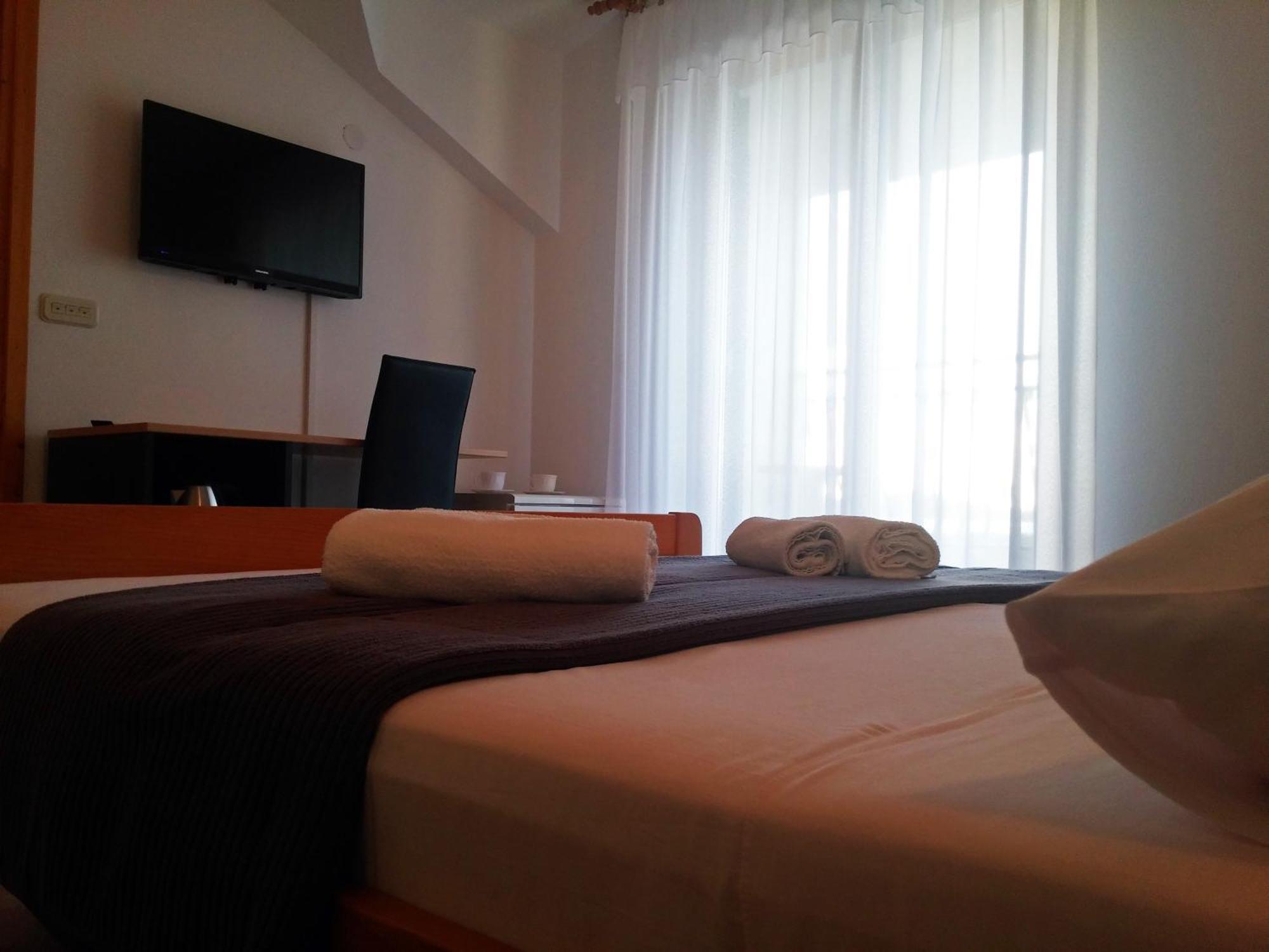 Apartments And Rooms Saric Ядрия Екстериор снимка