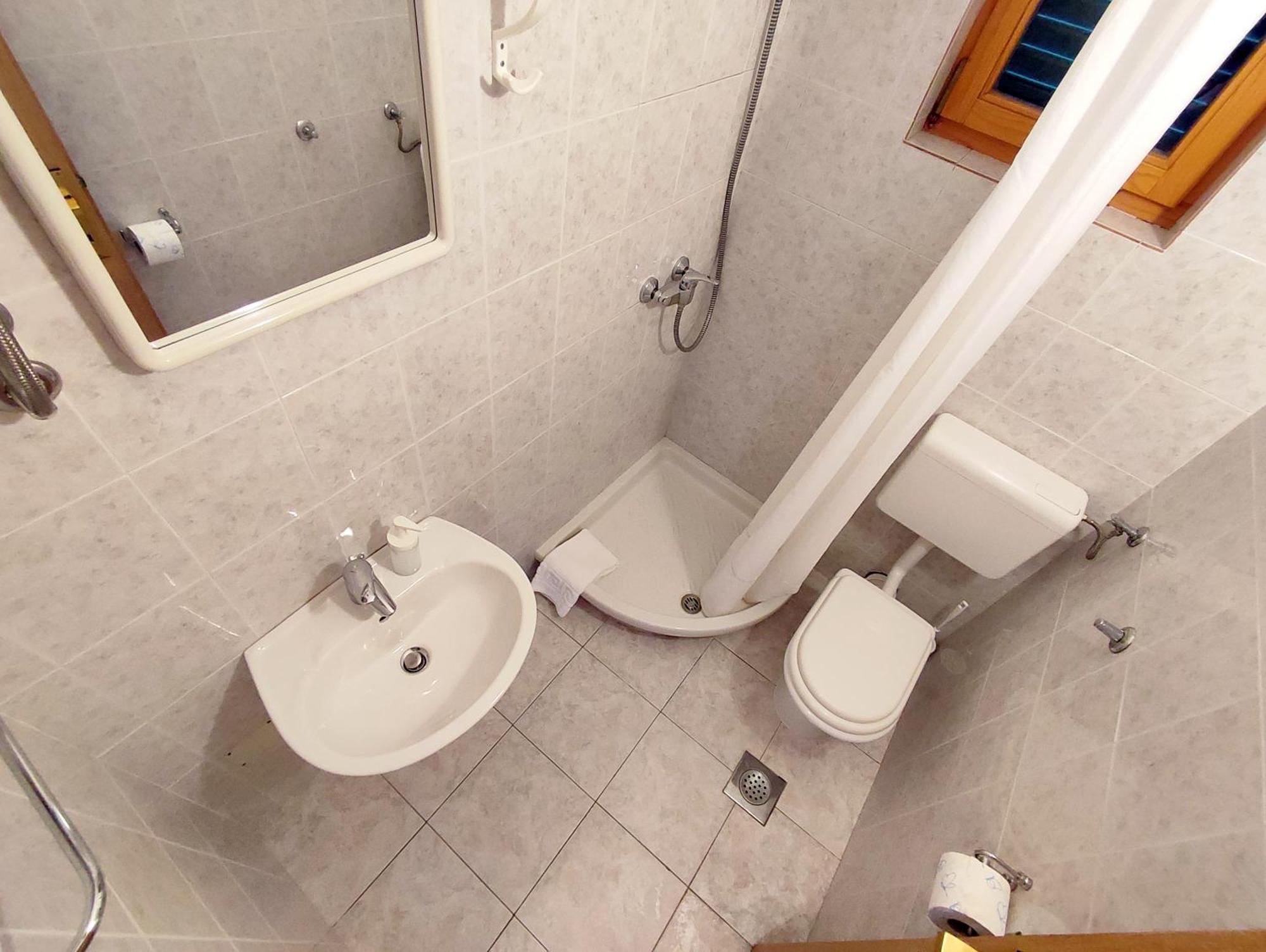 Apartments And Rooms Saric Ядрия Екстериор снимка