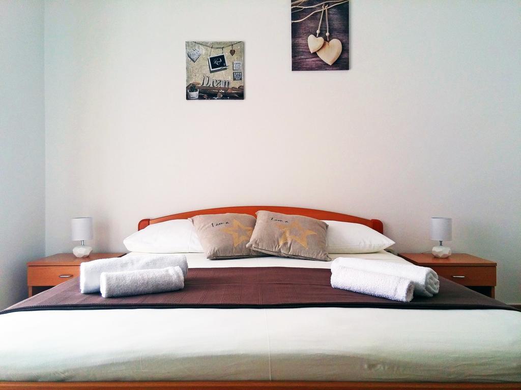 Apartments And Rooms Saric Ядрия Екстериор снимка